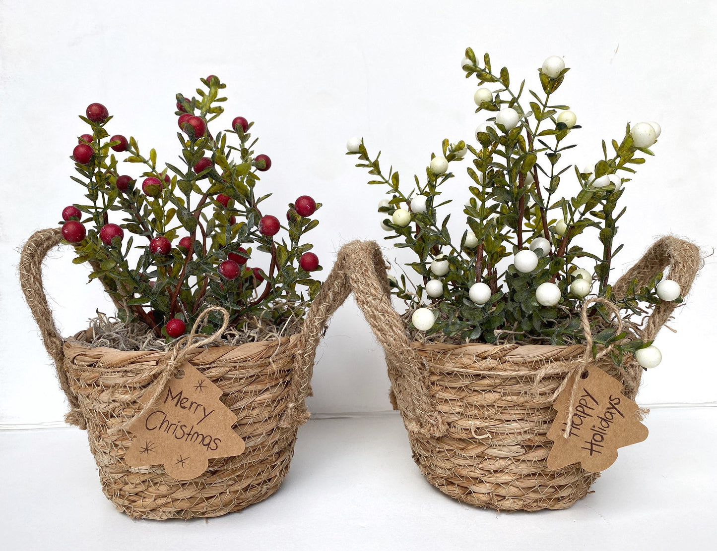 Christmas Sea Grass Basket with artificial Berry Stems